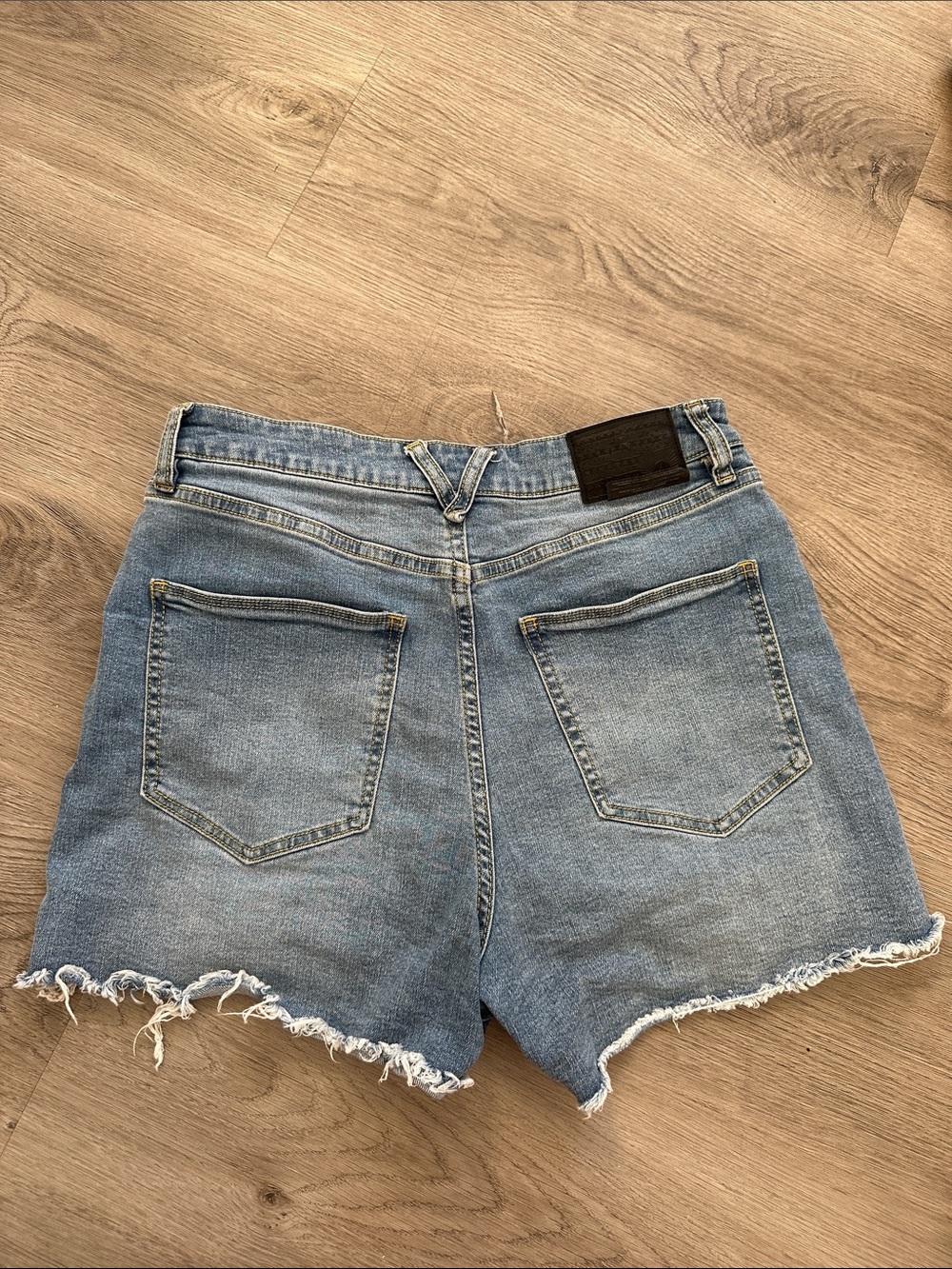 Volcom Women’s Light Blue High-Rise Frayed Denim Shorts - Picture 4 of 4